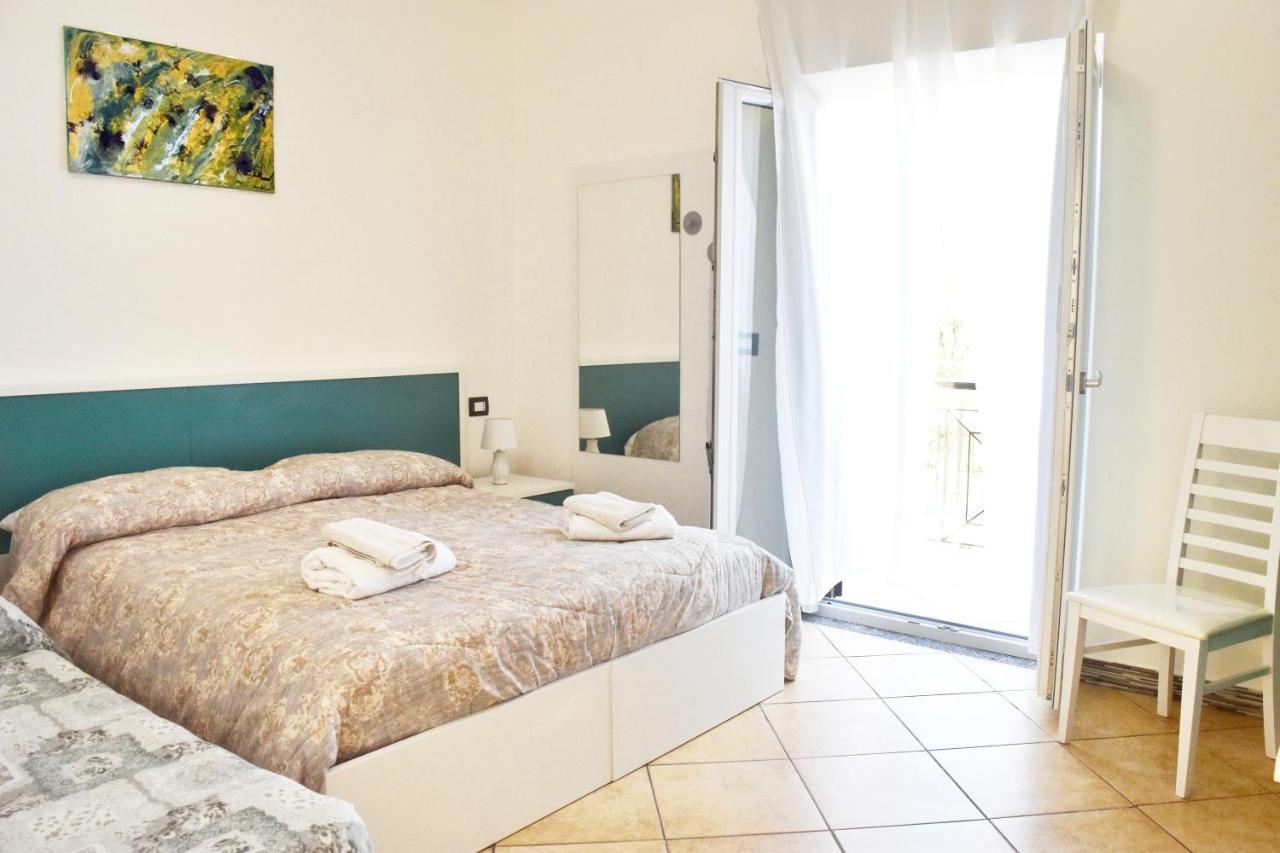 Bed & Breakfast Domus Pepe スカレア エクステリア 写真
