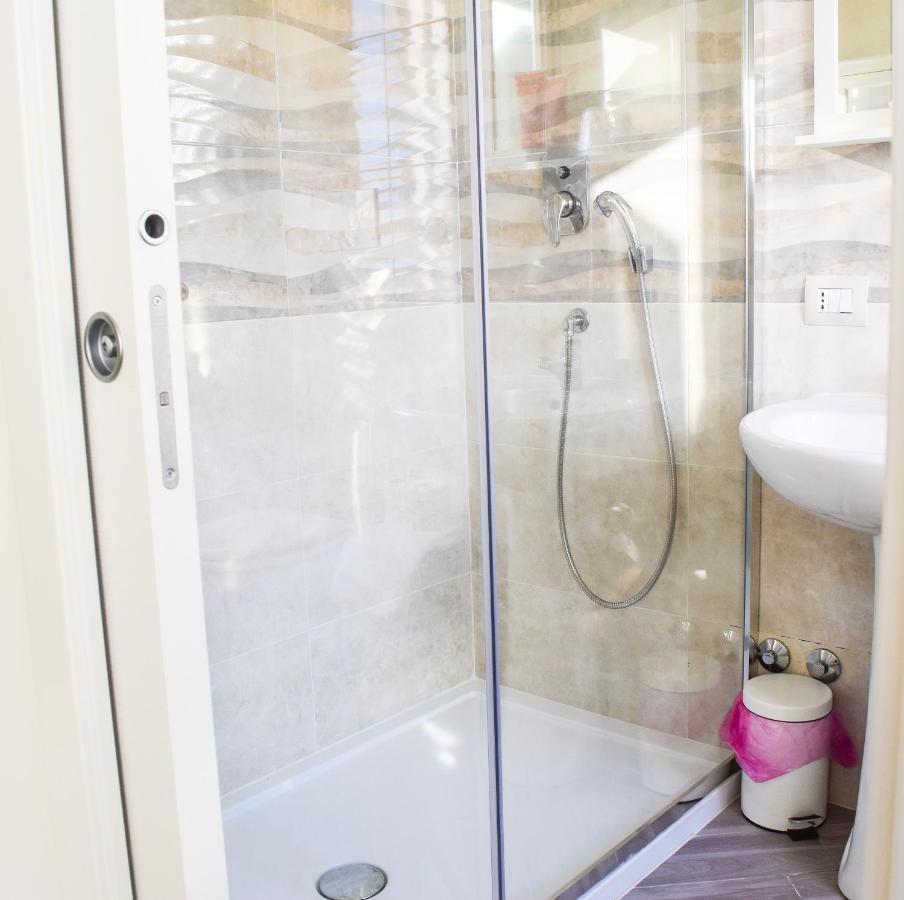 Bed & Breakfast Domus Pepe スカレア エクステリア 写真