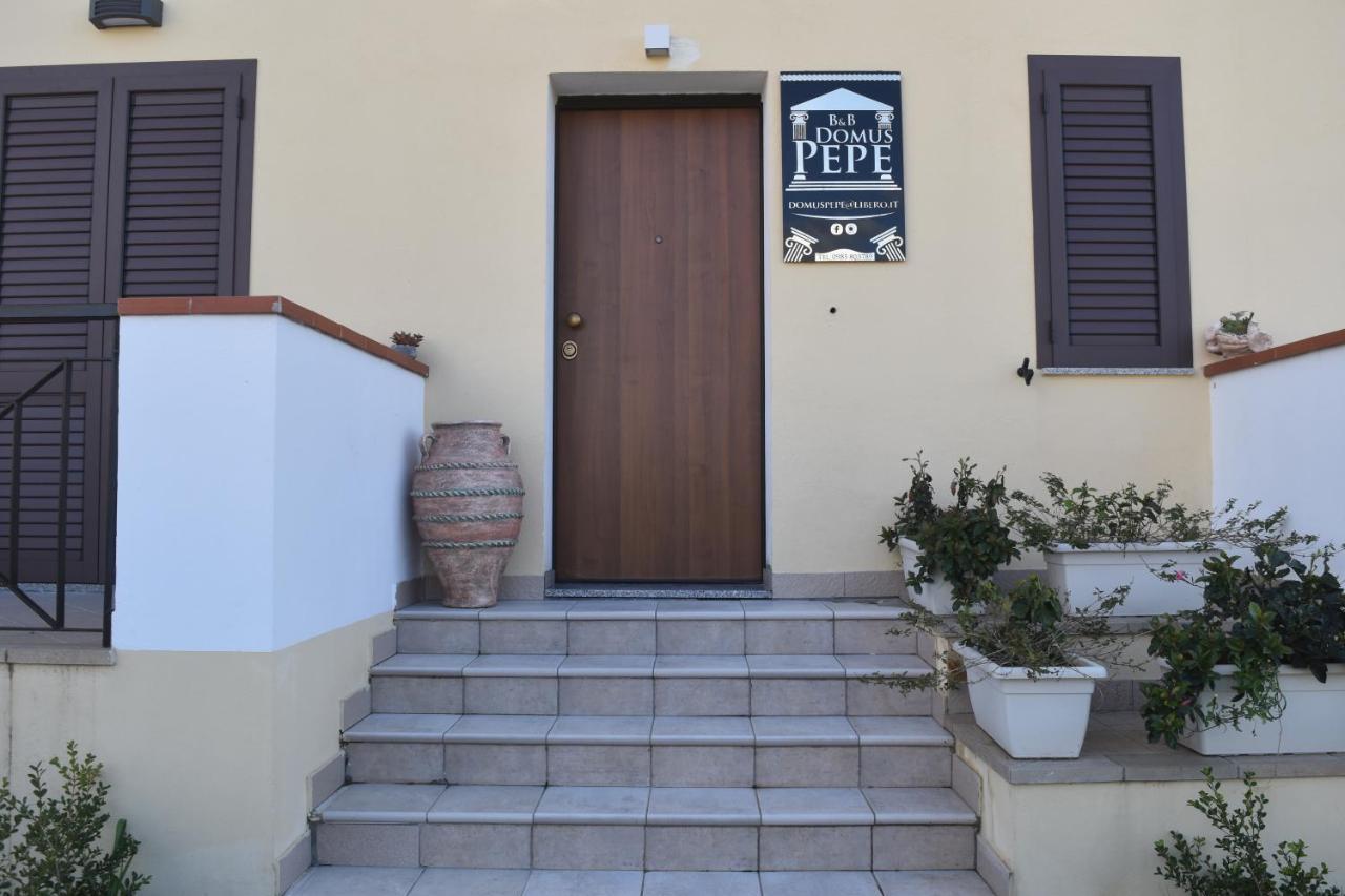 Bed & Breakfast Domus Pepe スカレア エクステリア 写真