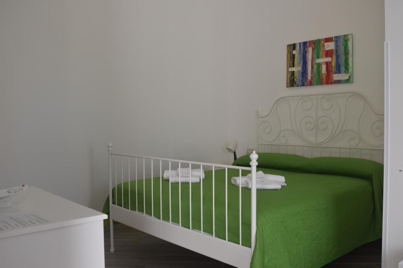 Bed & Breakfast Domus Pepe スカレア エクステリア 写真