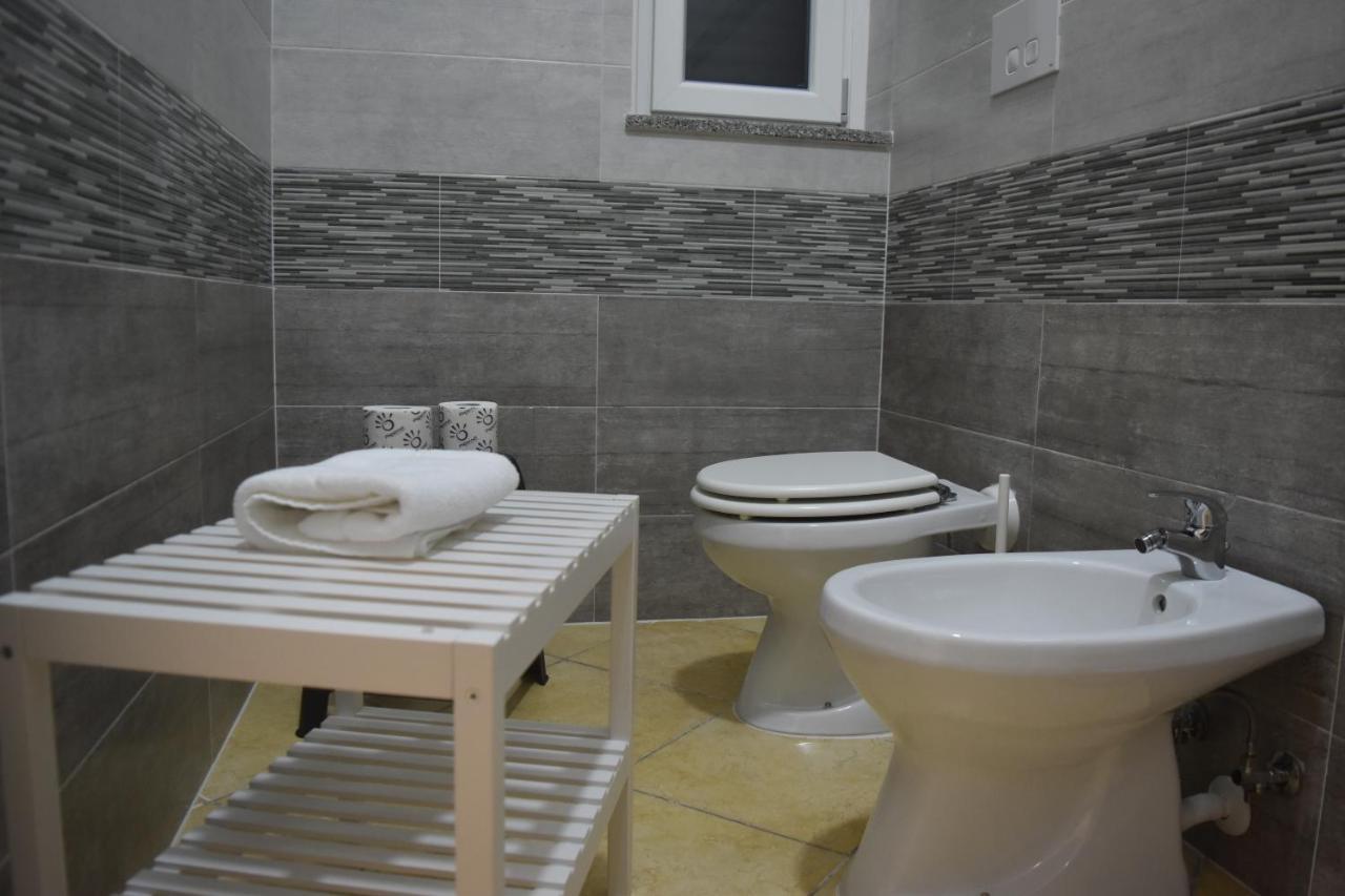Bed & Breakfast Domus Pepe スカレア エクステリア 写真