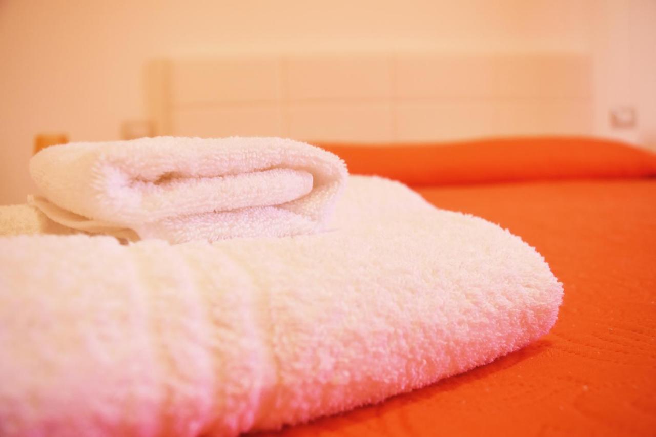 Bed & Breakfast Domus Pepe スカレア エクステリア 写真